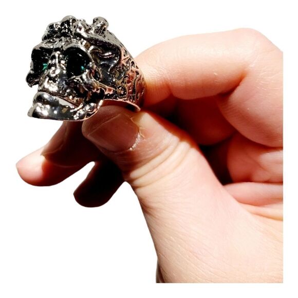 Brand New Silver Green Eyes Skulls Heads Ring Adjustable Size - Picture 5 of 8